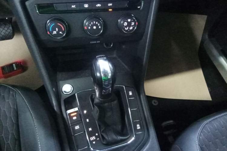 Used Volkswagen Tiguan L 2019 330TSI Automatic Two-Wheel Drive Luxury Edition China VI Standard