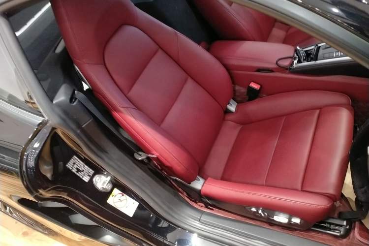 Used Porsche 718 2022 Cayman 2.0T Right Front Seat