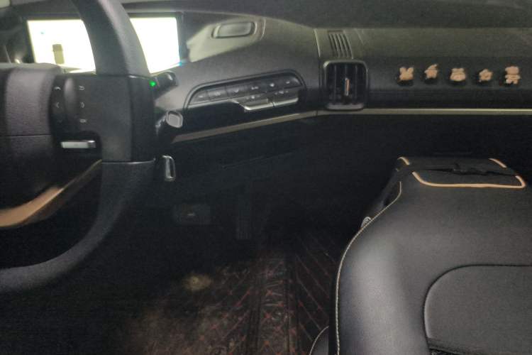 Used Baojun KiWi EV 2022 Designer Lite Edition Ternary Lithium Audio And AC Panel