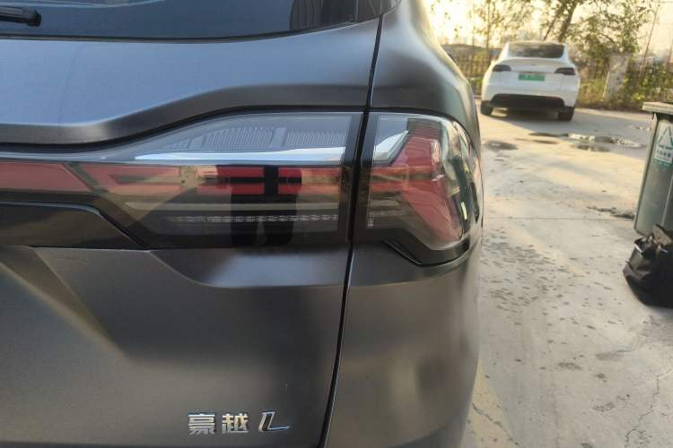 Used Geely Auto Haoyue L 2023 2.0T DCT Flagship Version
