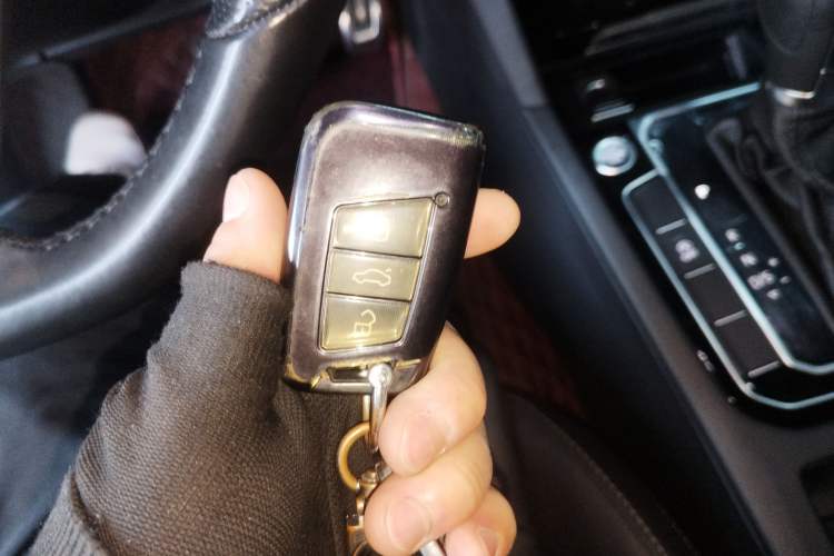 Used Volkswagen Magotan 2023 2 Million Units Limited-Edition 280TSI DSG Comfort Version Interior 1