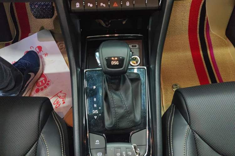 Used Skoda Kodiaq 2023 Facelifted TSI330 5-Seater Two-Wheel-Drive Luxury Edition