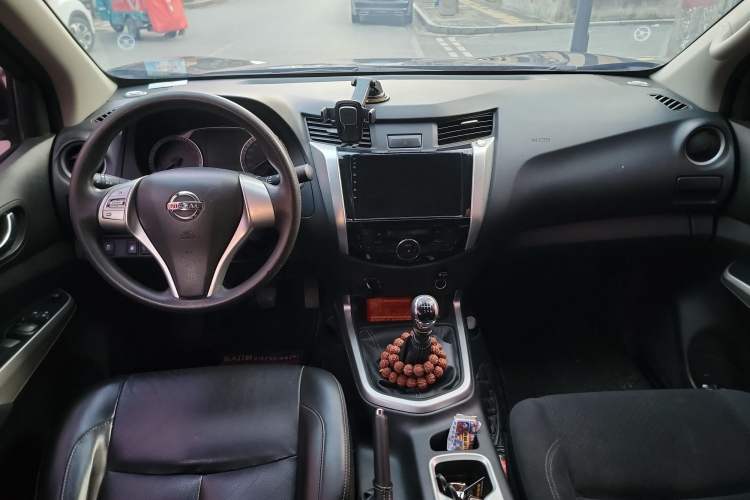 Used Nissan Navara 2019 2.5L Manual 4x4 Premium Version China VI QR25
