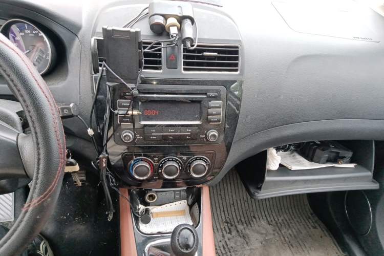 Used FORTHING Joyear X5 2015 1.6L Manual Luxury Model Audio And AC Panel