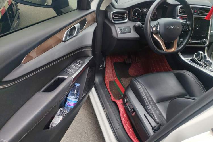 Used Lynk & Co 01 2017 2.0T Two-Wheel Drive Pro Edition
