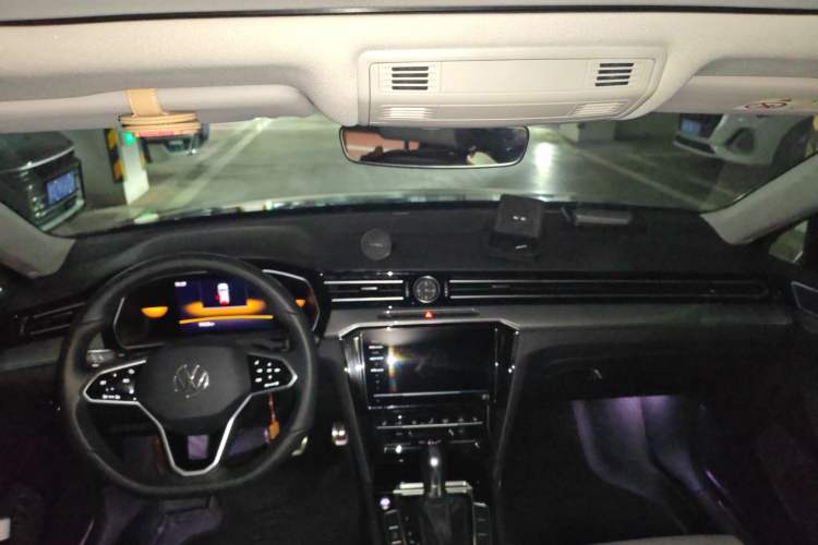 Used Volkswagen Magotan 2023 2 Million Units Limited Edition 330TSI DSG Leading Version