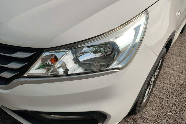 Used Baojun 310 2016 1.2L manual Comfort trim level