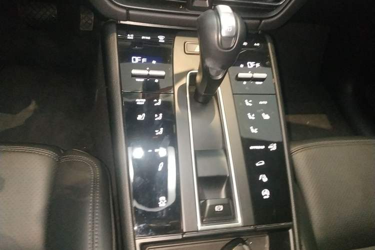 Used Porsche Macan 2023 Macan 2.0T Gear Lever