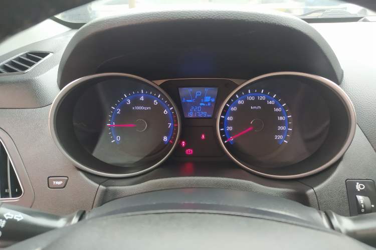 Used Hyundai ix35 2015 2.0L Automatic 2WD Smart Type China IV