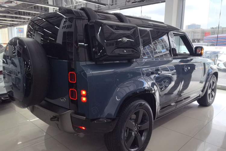 Used Land Rover Defender 2023 Facelift 110 3.0T P400 X-DYNAMIC HSE