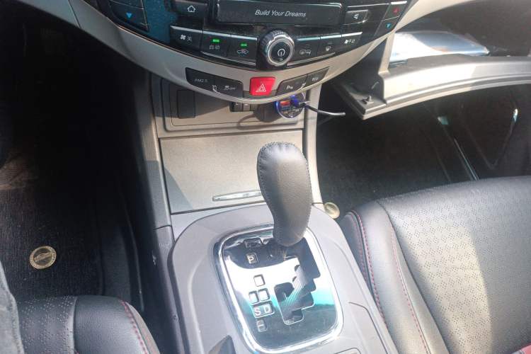 Used BYD S7 2015 2.0T Automatic Flagship Edition Gear Lever