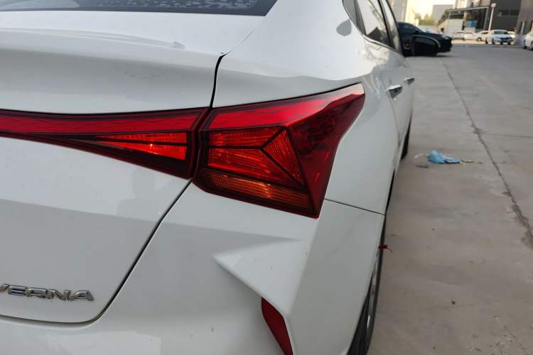 Used Hyundai Verna (new generation) 2020 1.4L Manual GLS Cool Edition Right Rear Taillight