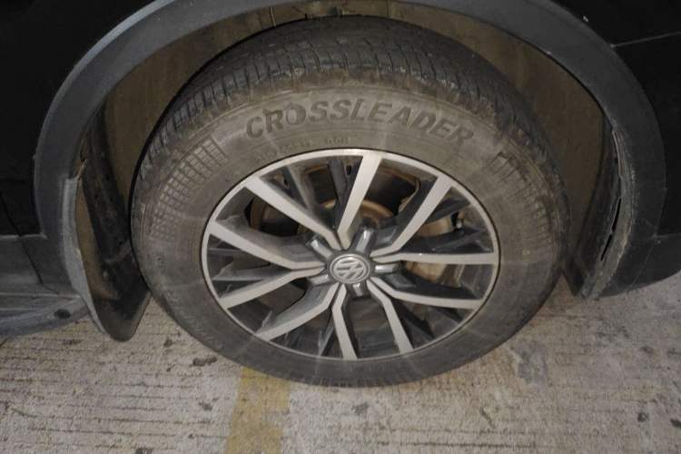 Used Volkswagen Tiguan L 2018 330TSI Automatic Two-Wheel Drive Luxury Edition Right Front Wheel Hub