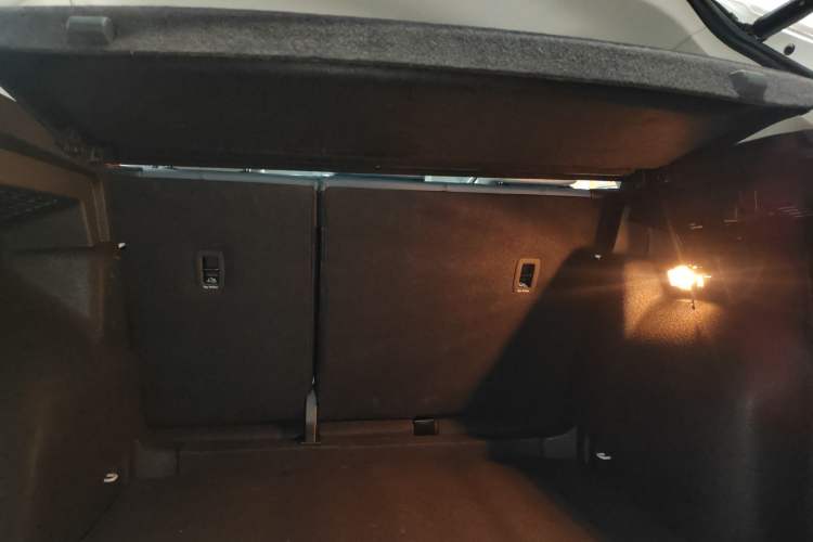 Used Volkswagen Tharu 2024 300TSI Two-Wheel-Drive Moon Luxury Edition