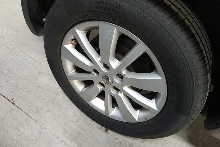 Used Renault Koleos 2014 Revised Version 2.0L Two-Wheel Drive Fashion Edition
