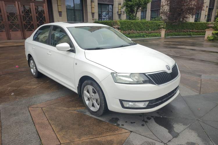 Used Skoda Rapid 2013 1.6L Automatic Smart Selection Model
