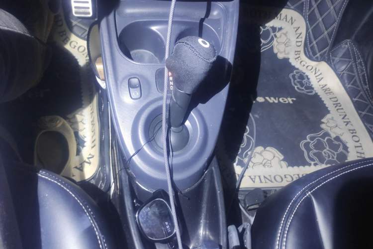 Used smart fortwo 2015 1.0L 52 kW hardtop Dynamic version