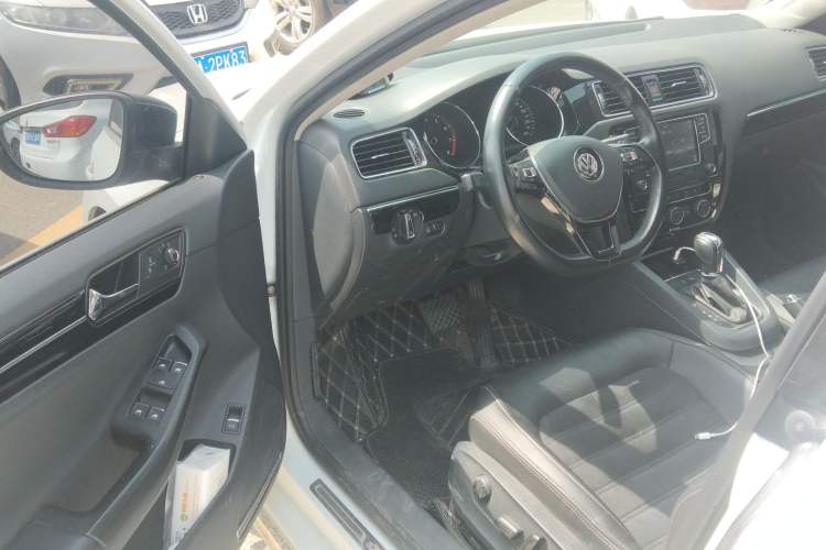 Used Volkswagen Sagitar 2018 280TSI DSG Luxury Model Driver Seat