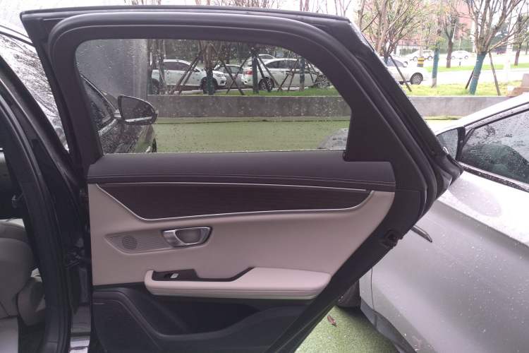 Used BYD Han 2025 DM-i Intelligent Driving Edition 125KM LiDAR Flagship Model
