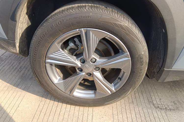 Used Geely Auto FX11 2023 1.5TD DCT Luxury Version Right Rear Wheel Hub