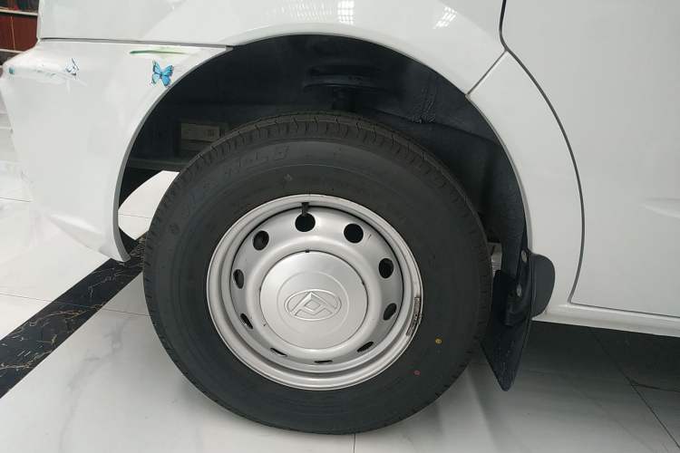 Used SAIC MAXUS Xintu V80 2021 2.0T Manual Classic Aoyuntong Long Wheelbase Mid-Roof 6/7/8/9-Seater