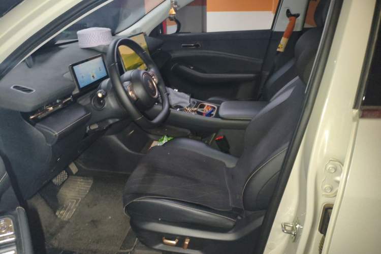 Used Baojun Yunhai 2024 140km Plug-in Hybrid Version

