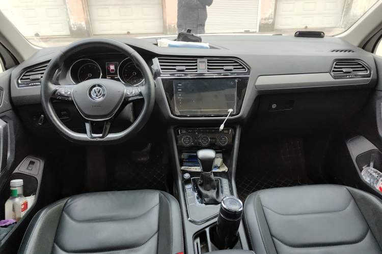 Used Volkswagen Tiguan L 2019 Revised 330TSI Automatic Two-Wheel Drive Smart & Luxury Edition China VI Standard