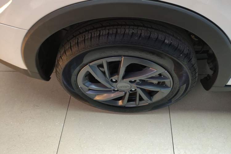 Used NETA V 2022 Chao 300 Lite Lithium Iron Phosphate Right Rear Wheel Hub