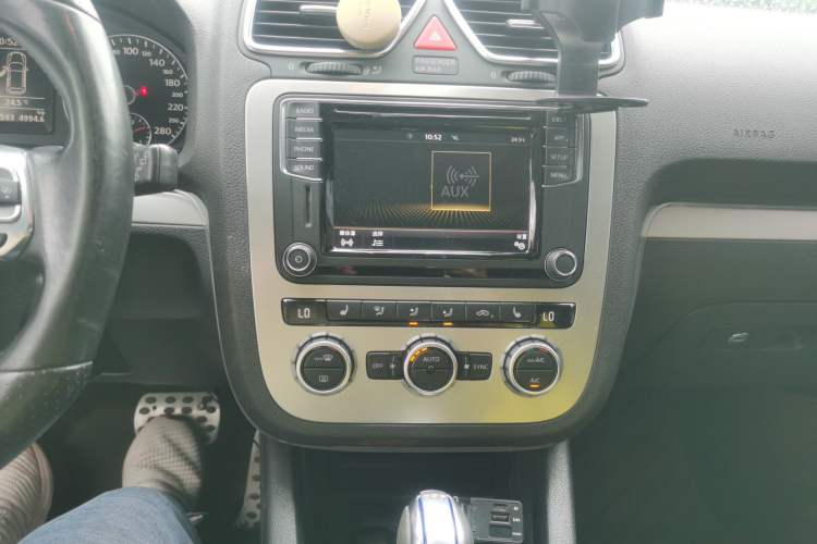 Used Volkswagen Scirocco 2013 2.0 TSI Million-Mile Edition Audio And AC Panel