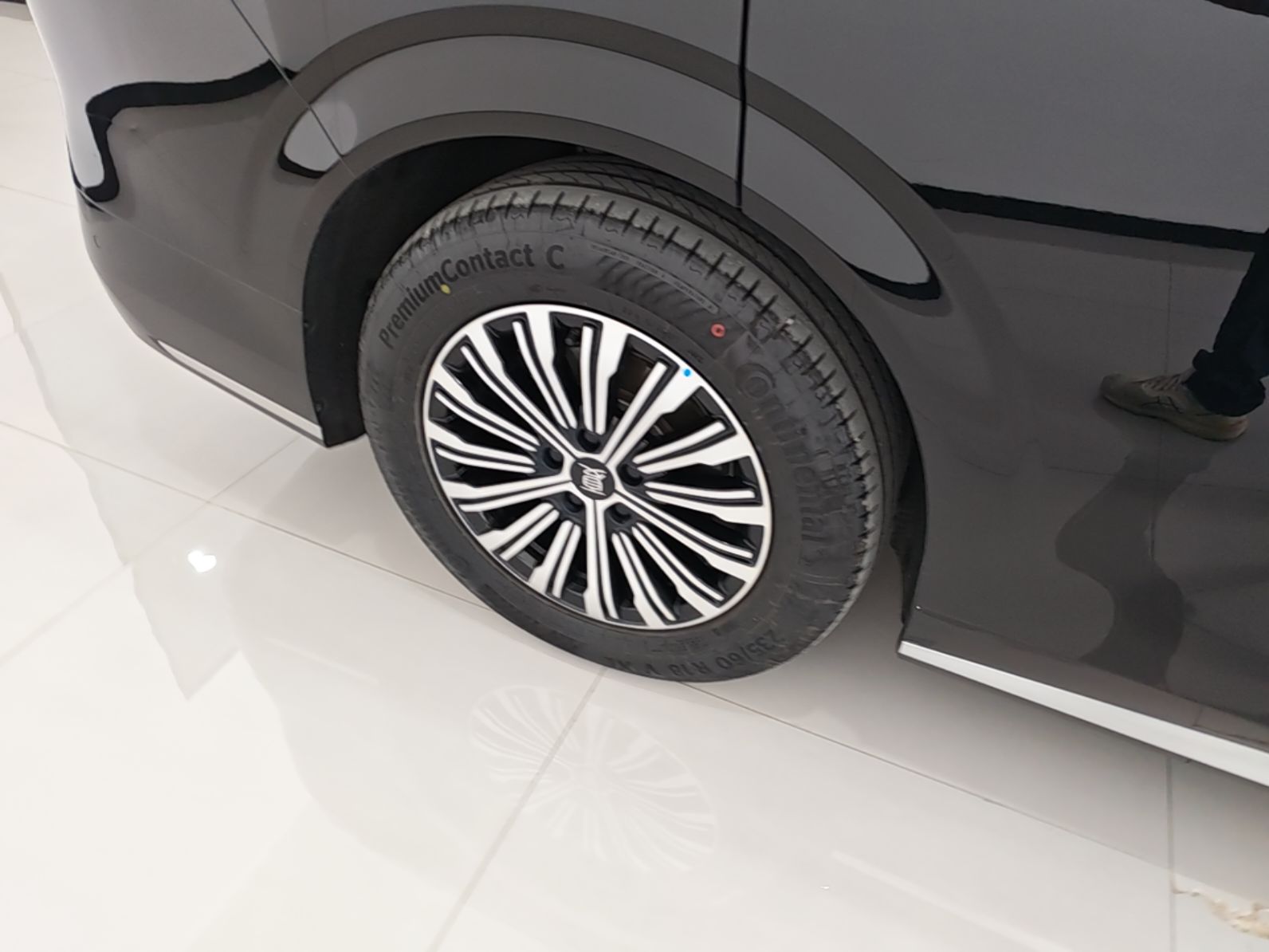 BYD Xia 2026 DM-i 1.5T 218KM Excellence Edition — снимка 11