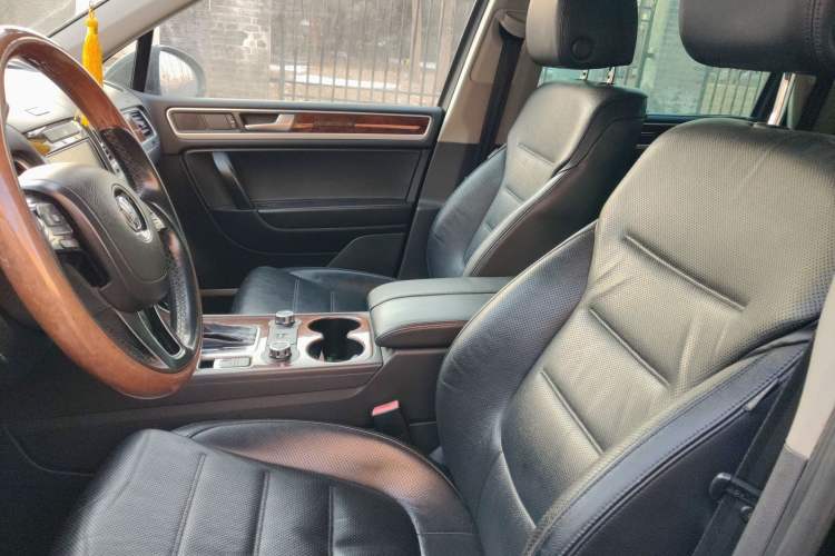 Used Volkswagen Touareg 2011 3.0 TSI High-End Version