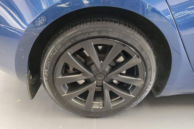 Used Tesla Model 3 2020 Standard Range Rear-Wheel Drive Upgraded Version Right Rear Wheel Hub