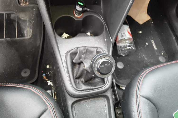 Used Volkswagen Polo 2014 1.4L Manual Fashion Edition Gear Lever
