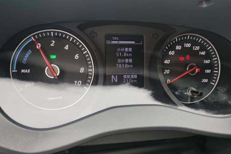 Used Wuling Yangguang 2024 300KM Comfort Version Passenger Van 75kW Instrument Cluster