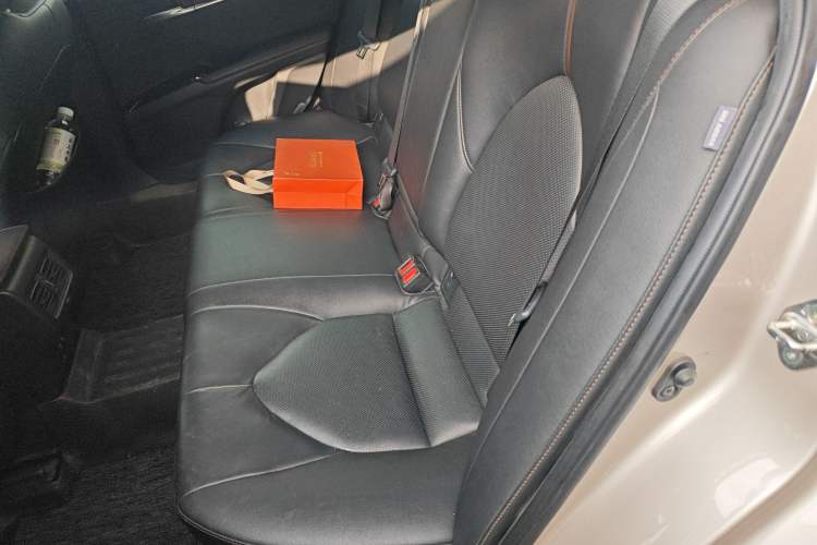 Used Toyota Camry 2019 Revised Version 2.0G Luxury Edition