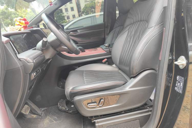 Used GAC Trumpchi M8 2024 Master Series 400T Prestige Edition Left Front Seat