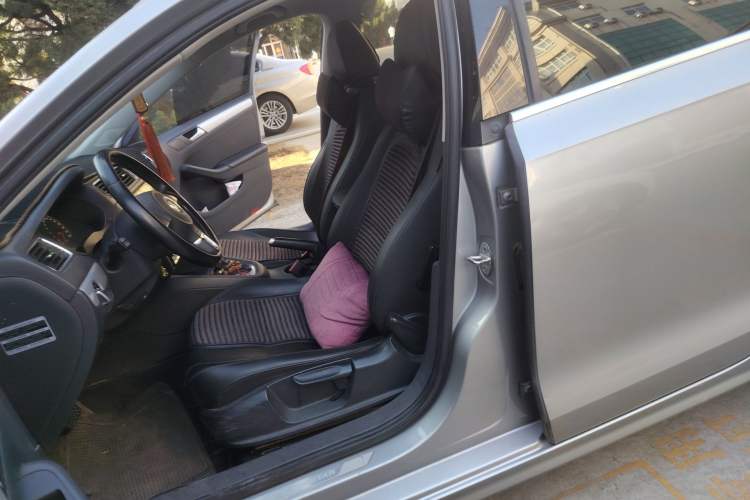 Used Volkswagen Sagitar 2014 1.6L Automatic Comfort Model Left Front Seat