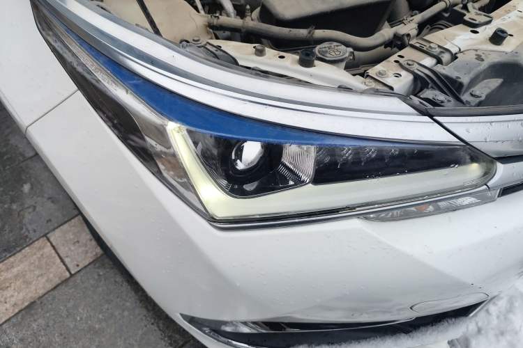 Used Toyota Corolla 2017 Revised Dual-Engine 1.8L E-CVT Elite Edition Right Front Headlight