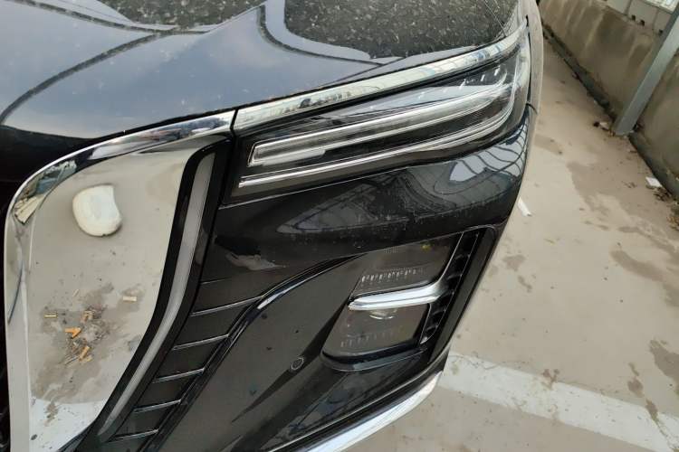 Used Hongqi H5 2025 2.0T Automatic Flag Edition – 500 000 Units Commemorative Version
