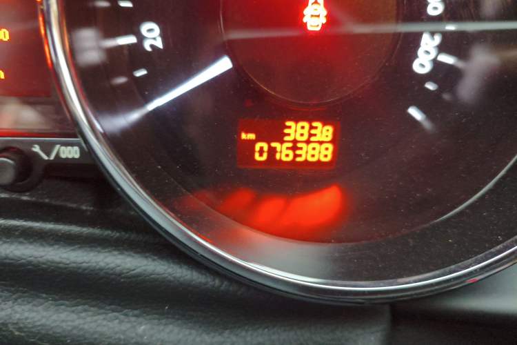 Used Peugeot 3008 2019 350THP Automatic Leading Edition Odometer Close Up