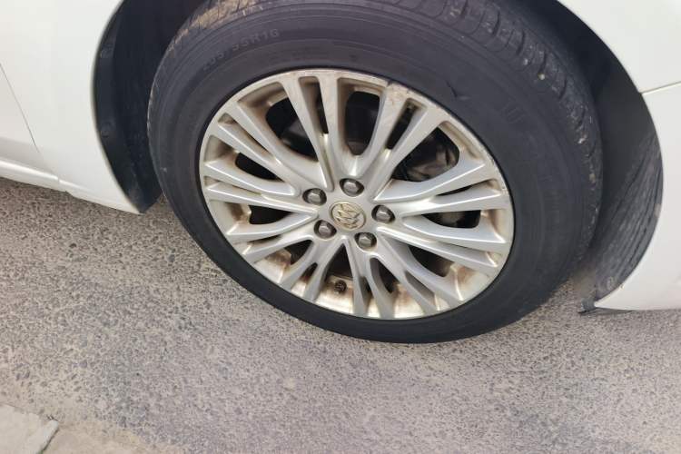 Used Buick GT 2015 15N Automatic Elite Version Right Front Wheel Hub