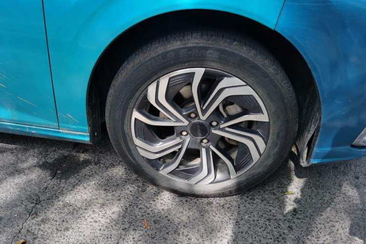 Used Dongfeng Aeolus Yixuan 2021 230T Automatic ZuiFeng Edition Right Front Wheel Hub