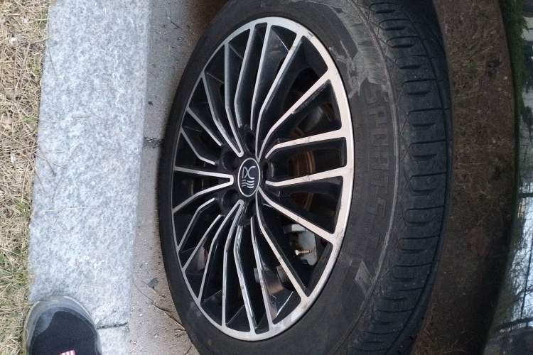 Used BYD Han 2021 EV Standard Range Luxury Model Right Front Wheel Hub