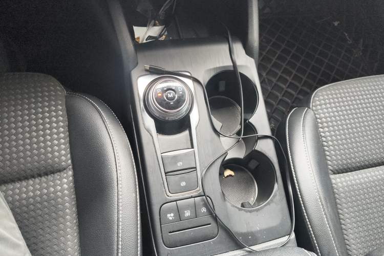 Used Ford Focus 2019 Sedan EcoBoost 180 Automatic Trend Edition Gear Lever