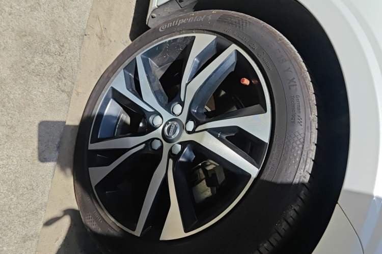 Used Volvo V60 2021 B5 Zhiyuan Sport Edition Right Front Wheel Hub