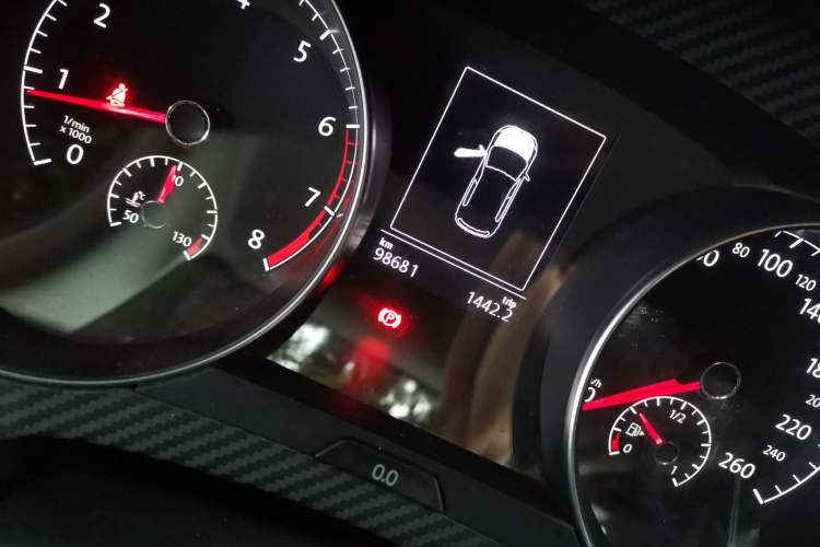 Used Volkswagen Golf Sportsvan 2016 230TSI Automatic Luxury Version
