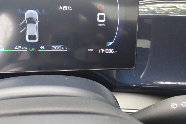 Used BYD Qin PLUS 2023 Champion Edition DM-i 120KM Excellence Model Odometer Close Up