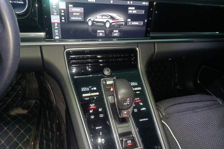 Used Porsche Panamera 2017 Panamera 4 Executive Long Wheelbase 3.0T
