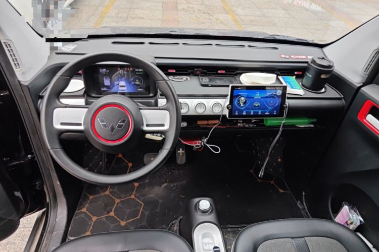 Used Wuling Hongguang MINIEV 2022 GAMEBOY 300km Enthusiast Model with Lithium Iron Phosphate Center Console