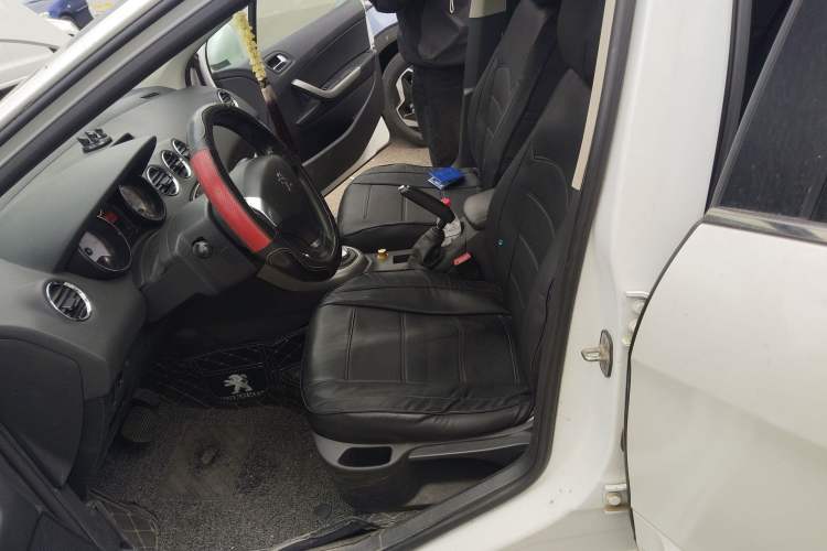 Used Peugeot 408 2013 2.0L Automatic Comfort Edition
